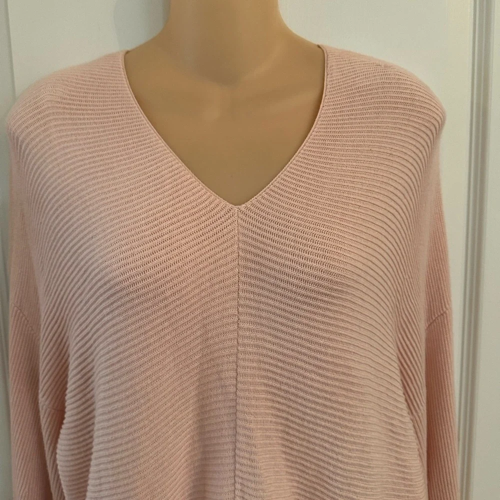 1. State NWT Blouson V‎ Neck Puff Sleeve Sweater